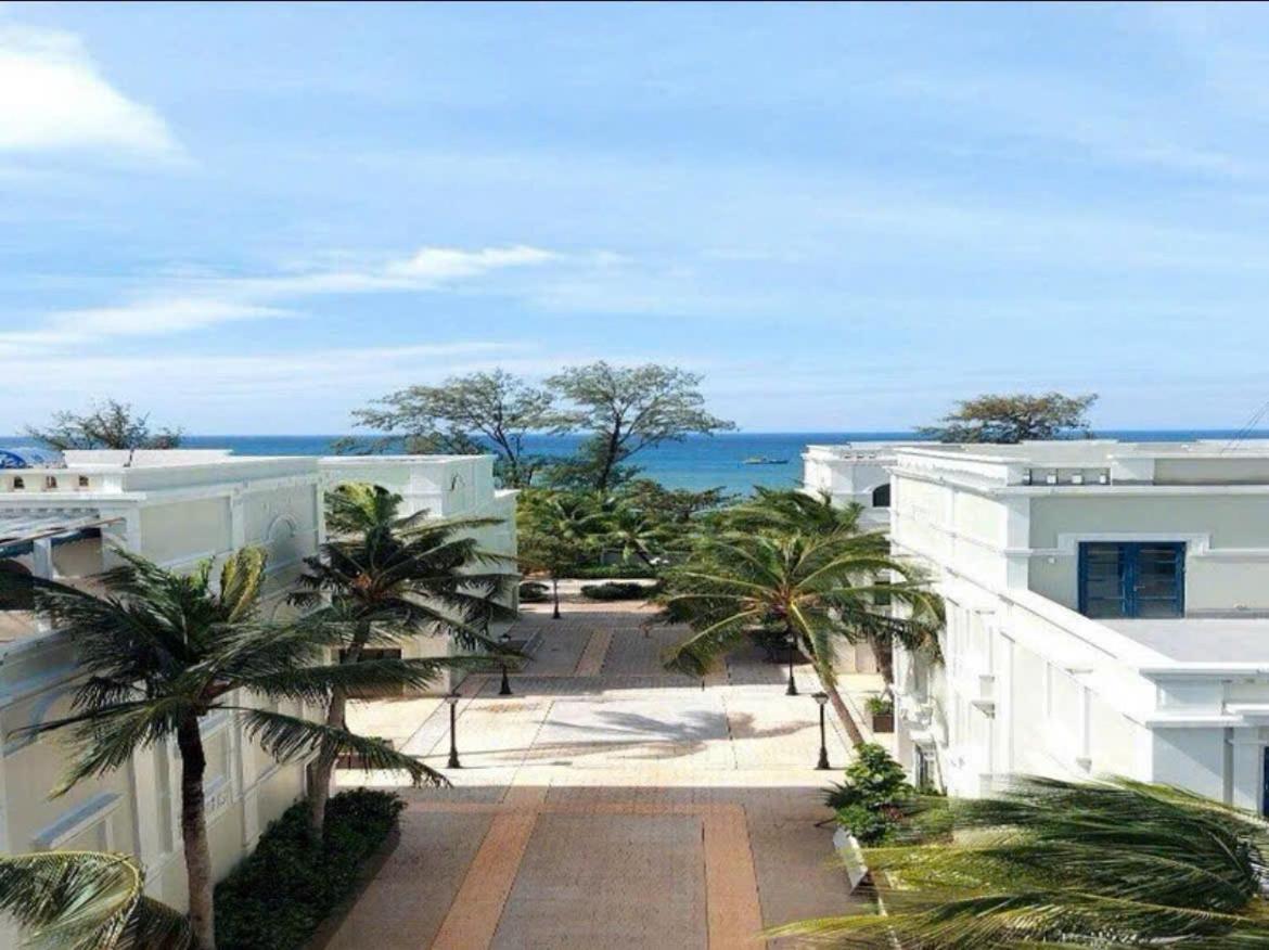 Marina Resort Waterfront Minh Phu Quoc Beach Swimming Pool Exterior photo